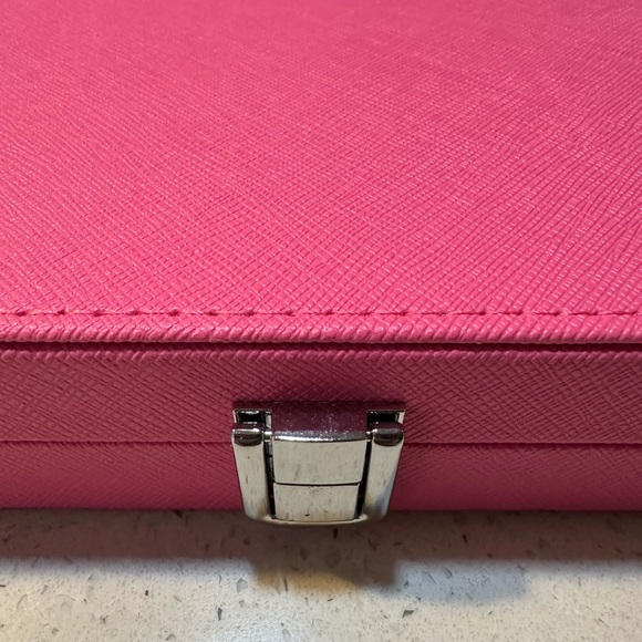 NIB travel ELLEN DOMINOS SET in pink vegan leather - Picture 5 of 13